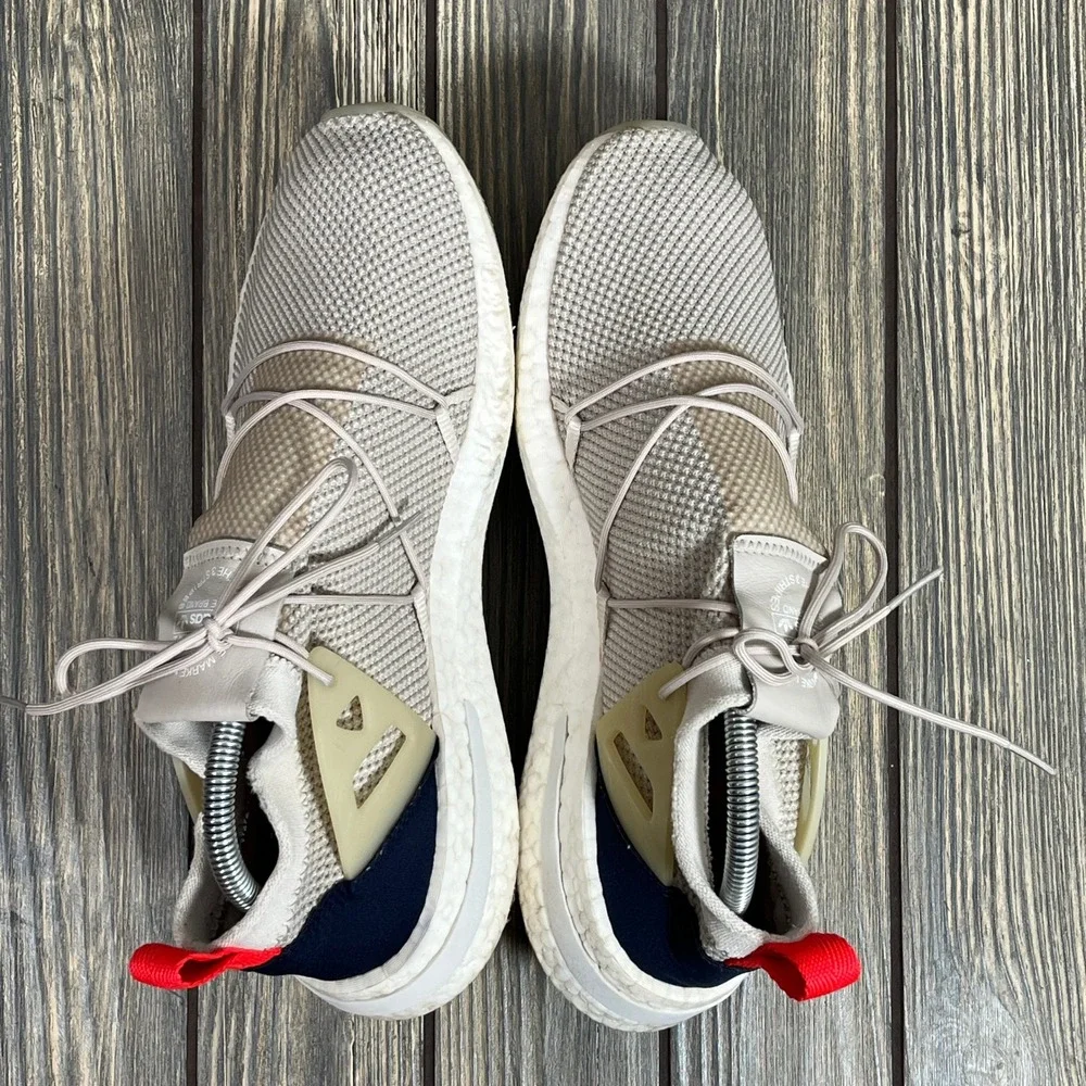 Adidas Boost‎ Sneaker Men 9.5 Grey Running Shoes D63413 Athleisure Gym Exercise
